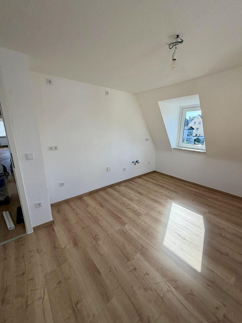 Dachgeschosswohnung in Pleinfeld - Frisch saniert – Ringstraße 24, 91785 Pleinfeld – Vorschaubild 3