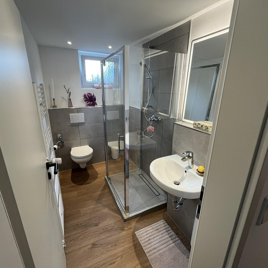 Einziehen und wohlfühlen: Lichtdurchflutete 2-Zimmer-Wohnung mit Südbalkon in Nippes – Köln(Nippes) – Vorschaubild 3