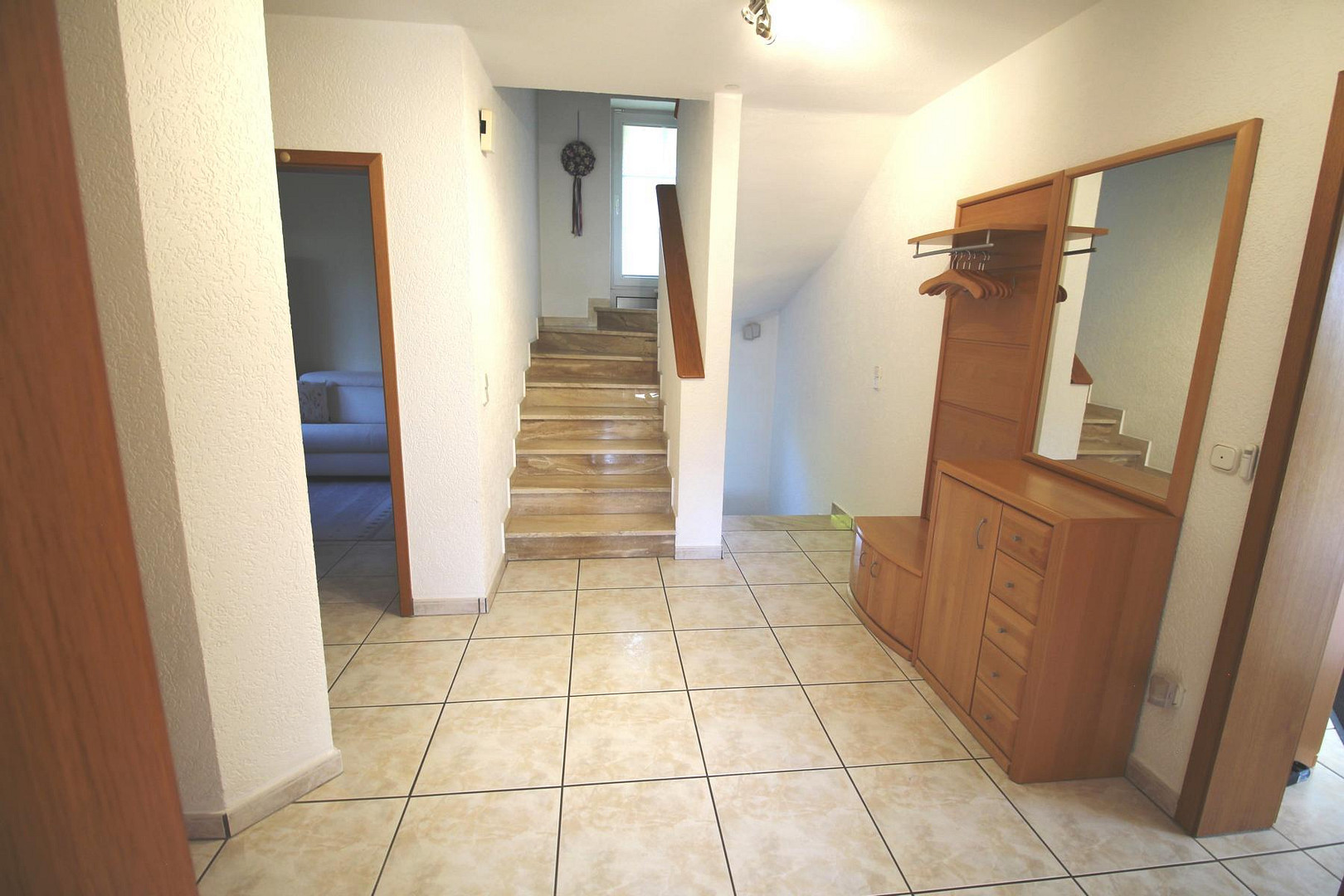 Attraktives Einfamilienhaus mit Wärmepumpen, PV-Anlage mit Speicher und traumhaften Garten – Immenhausen(Holzhausen) – Vorschaubild 19