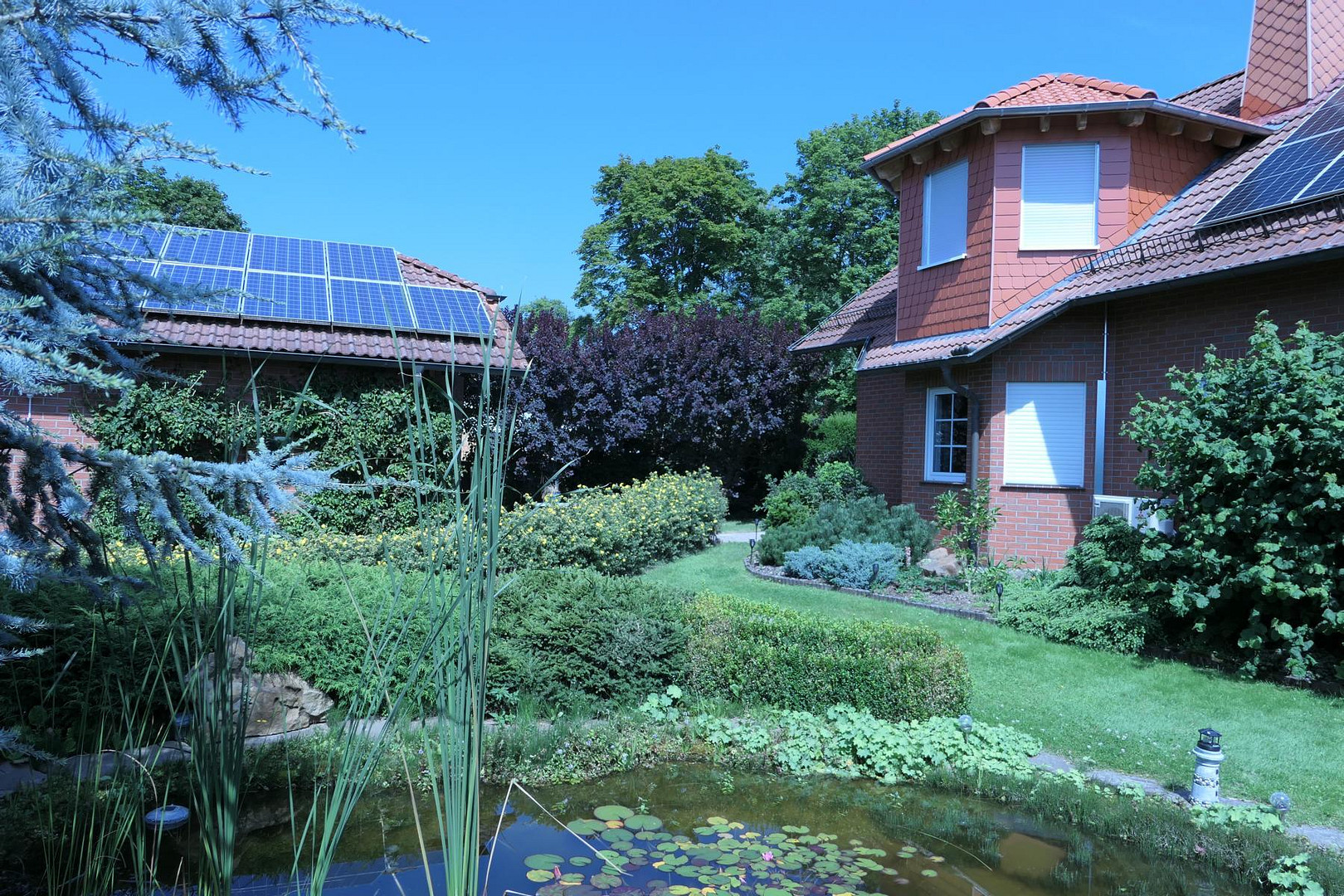 Attraktives Einfamilienhaus mit Wärmepumpen, PV-Anlage mit Speicher und traumhaften Garten – Immenhausen(Holzhausen) – Vorschaubild 3