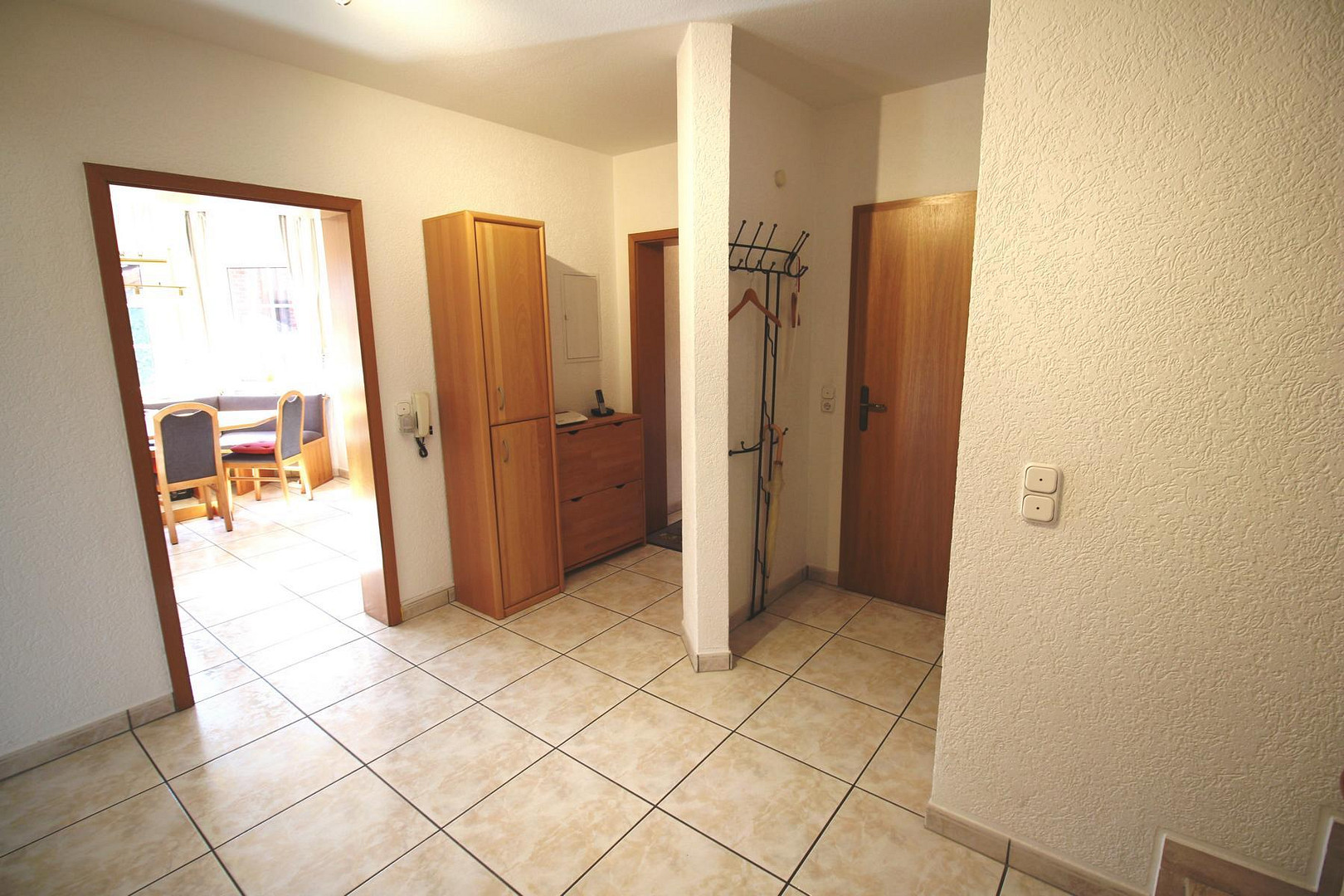 Attraktives Einfamilienhaus mit Wärmepumpen, PV-Anlage mit Speicher und traumhaften Garten – Immenhausen(Holzhausen) – Vorschaubild 20