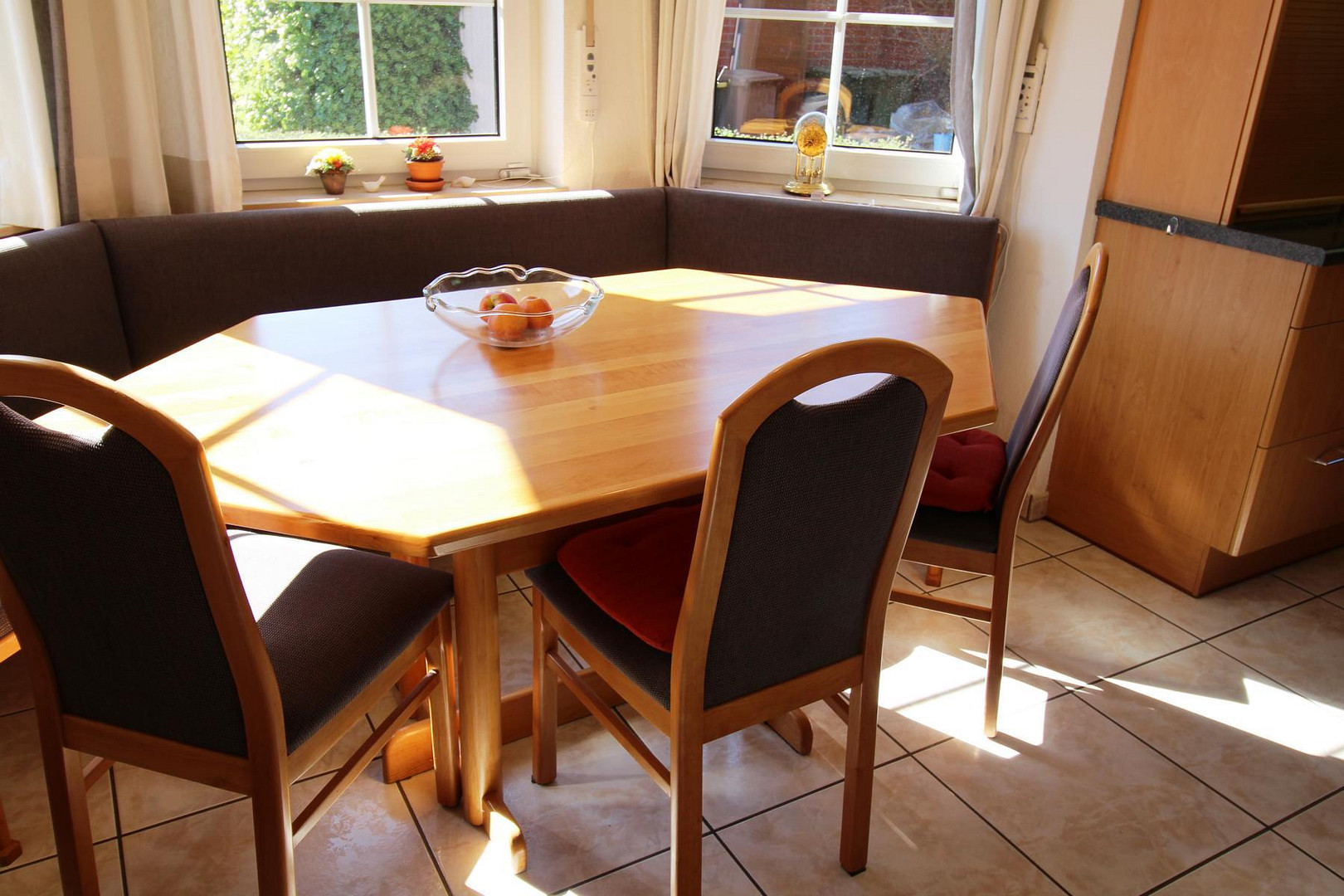 Attraktives Einfamilienhaus mit Wärmepumpen, PV-Anlage mit Speicher und traumhaften Garten – Immenhausen(Holzhausen) – Vorschaubild 14