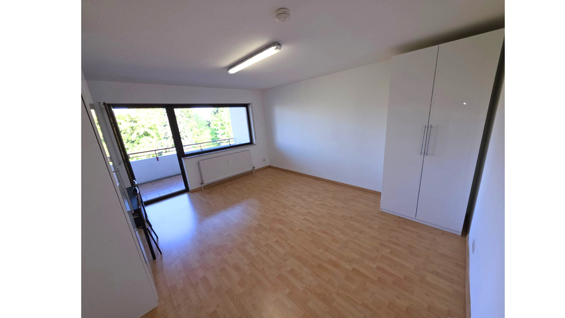 Frei! 2Zi Weststadt-Juwel Effizienz C: Fernwärme, Riesen-Balkon, Stellplatz, Möbliert – Lessingstr. 37b, 76135 Karlsruhe(Weststadt) – Vorschaubild 15