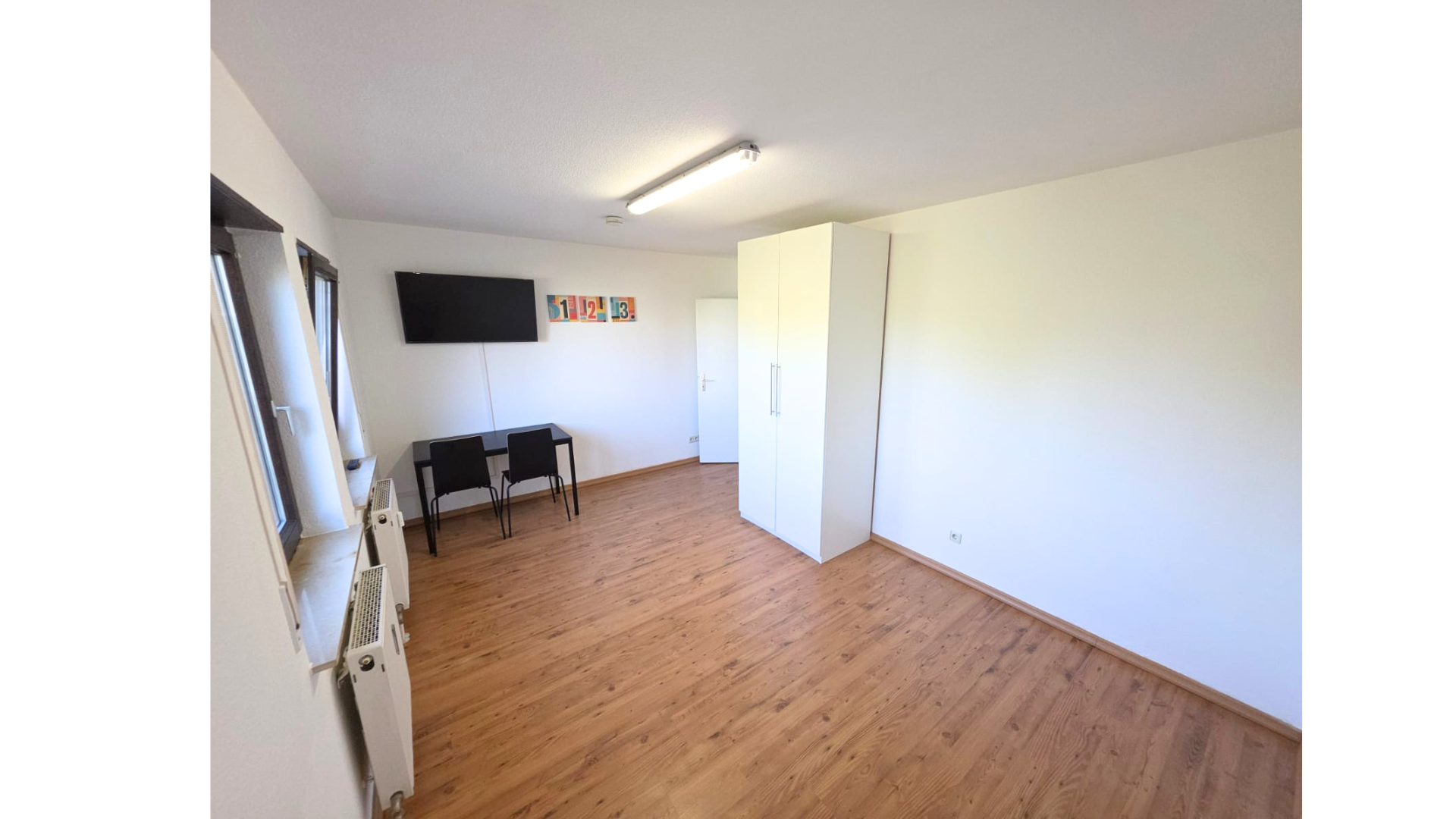Frei! 2Zi Weststadt-Juwel Effizienz C: Fernwärme, Riesen-Balkon, Stellplatz, Möbliert – Lessingstr. 37b, 76135 Karlsruhe(Weststadt) – Vorschaubild 8