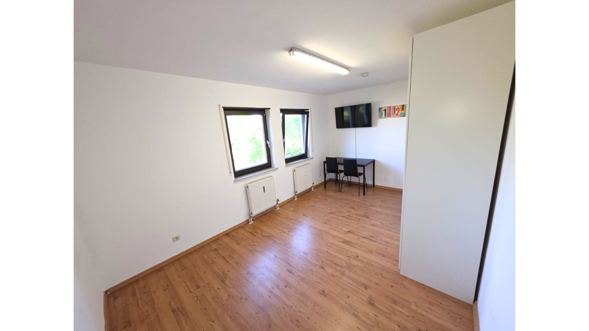 Frei! 2Zi Weststadt-Juwel Effizienz C: Fernwärme, Riesen-Balkon, Stellplatz, Möbliert – Lessingstr. 37b, 76135 Karlsruhe(Weststadt) – Vorschaubild 7