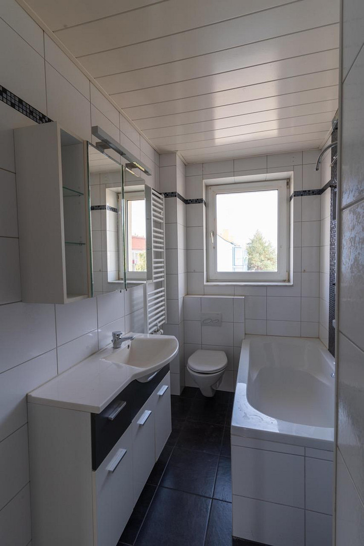 gepflegte 3-Zimmerwohnung mit Balkon, EBK und Stellplatz in Nienburg (Saale) – Richardstr. 30, 6429 Nienburg (Saale) – Vorschaubild 11