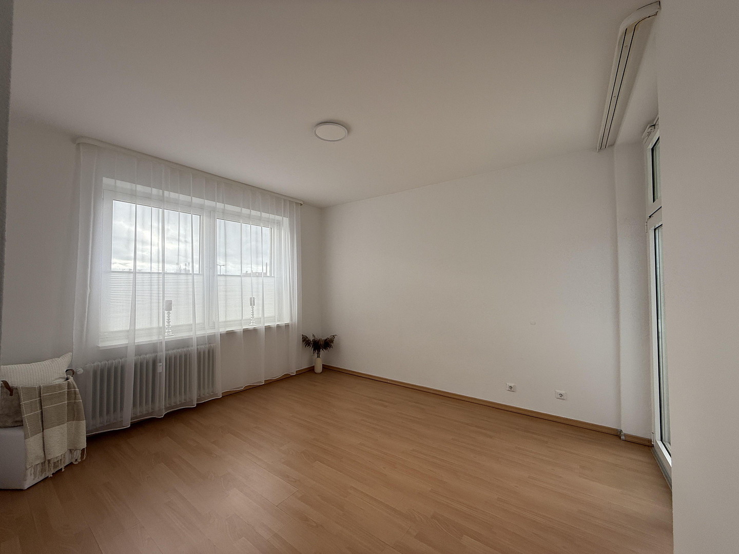 Top-Lage & Weitblick am Fennsee: Helle, bezugsfreie 2-Zimmer-Wohnung. Für Selbstnutzer oder Anleger – Ermslebener Weg 4, 10713 Berlin(Wilmersdorf) – Vorschaubild 4