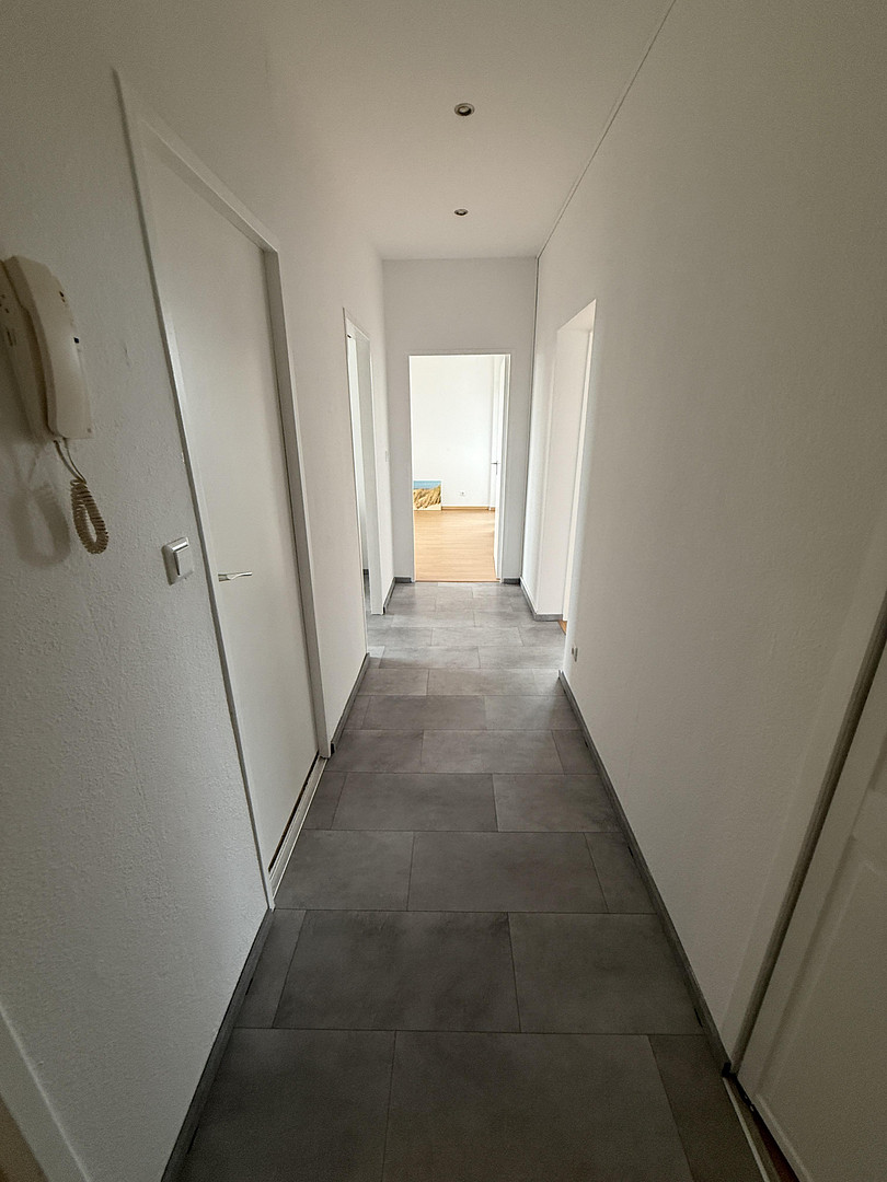 Top-Lage & Weitblick am Fennsee: Helle, bezugsfreie 2-Zimmer-Wohnung. Für Selbstnutzer oder Anleger – Ermslebener Weg 4, 10713 Berlin(Wilmersdorf) – Vorschaubild 9