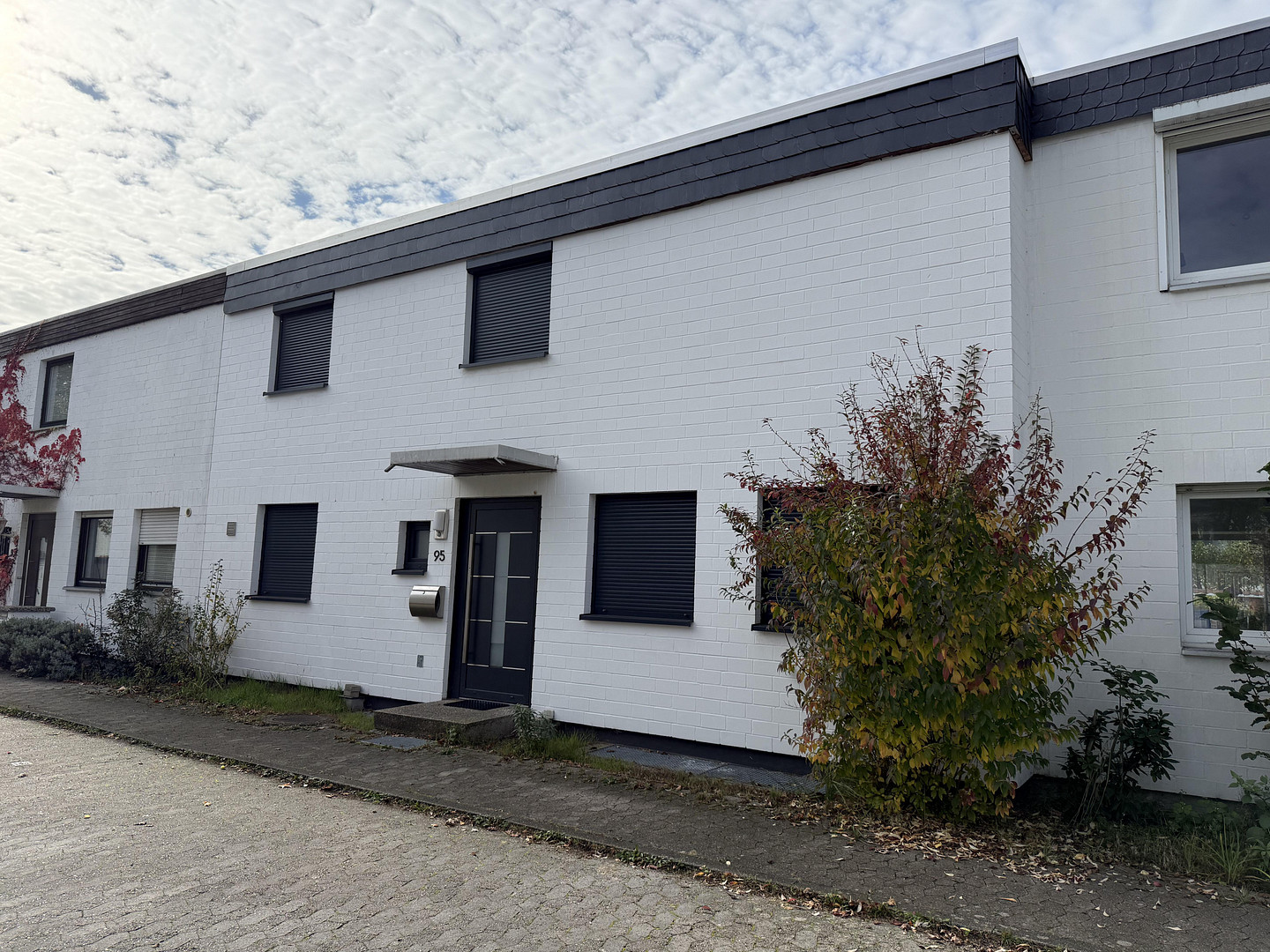 Exklusives Reihenhaus in Bestlage von Hannover-Langenhagen – umfassend modernisiert & bezugsfertig – Langenhagen – Vorschaubild 2