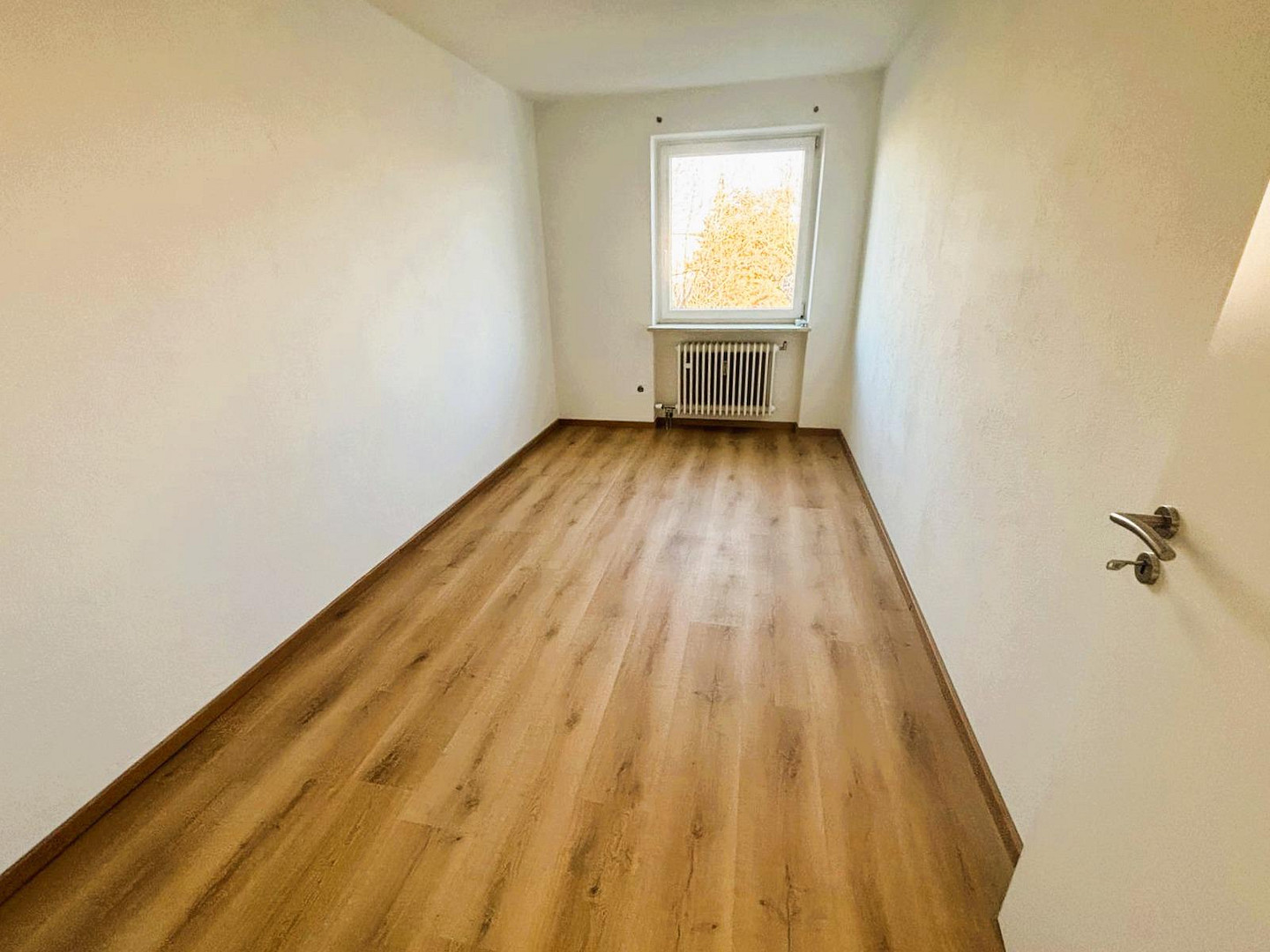 Frisch sanierte 3-Zimmer-Wohnung mit Loggia und TG in attraktiver Lage – Konrad-Adenauer-Str. 9, 82256 Fürstenfeldbruck – Vorschaubild 5