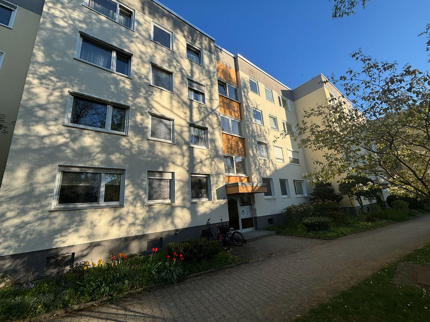 Frisch sanierte 3-Zimmer-Wohnung mit Loggia und TG in attraktiver Lage – Konrad-Adenauer-Str. 9, 82256 Fürstenfeldbruck – Vorschaubild 10