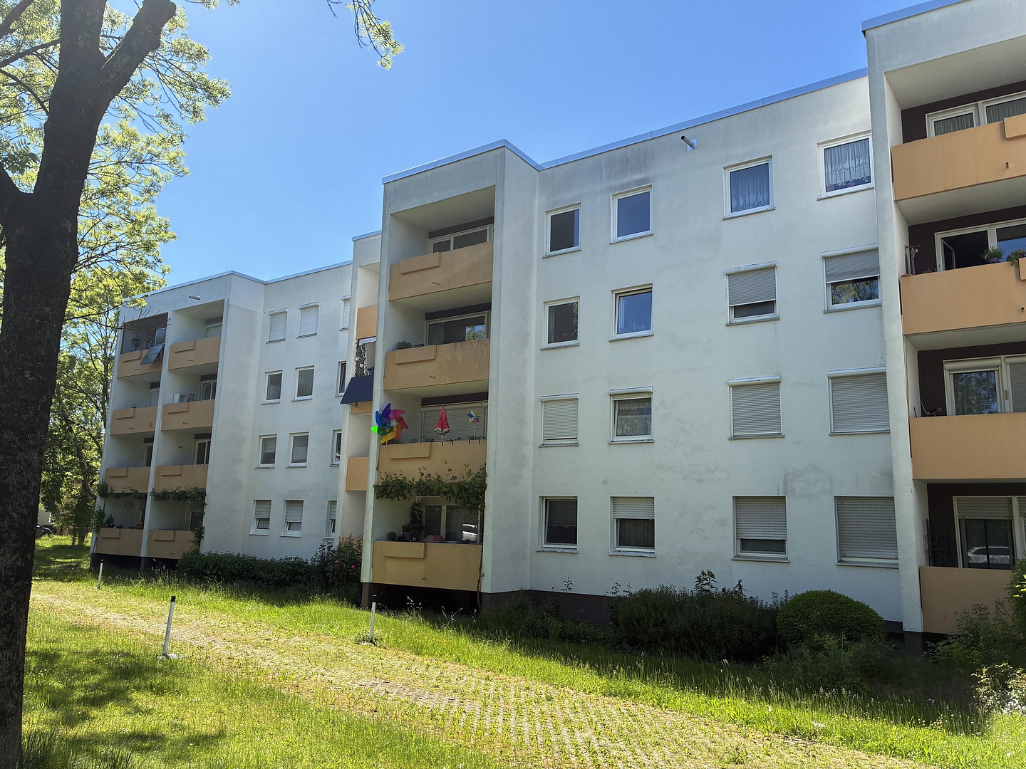 Frisch sanierte 3-Zimmer-Wohnung mit Loggia und TG in attraktiver Lage – Konrad-Adenauer-Str. 9, 82256 Fürstenfeldbruck – Vorschaubild 9