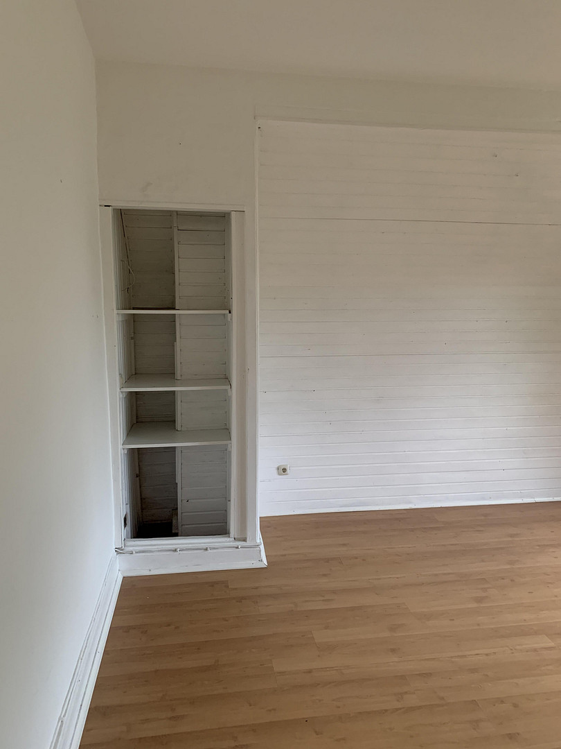 Jugendstil Dachgeschosswohnung mit vier (4,5) Zimmern, 3 Zinnentürmchen, Terasse & Einbauküche in MG – Mönchengladbach(Venn) – Vorschaubild 7