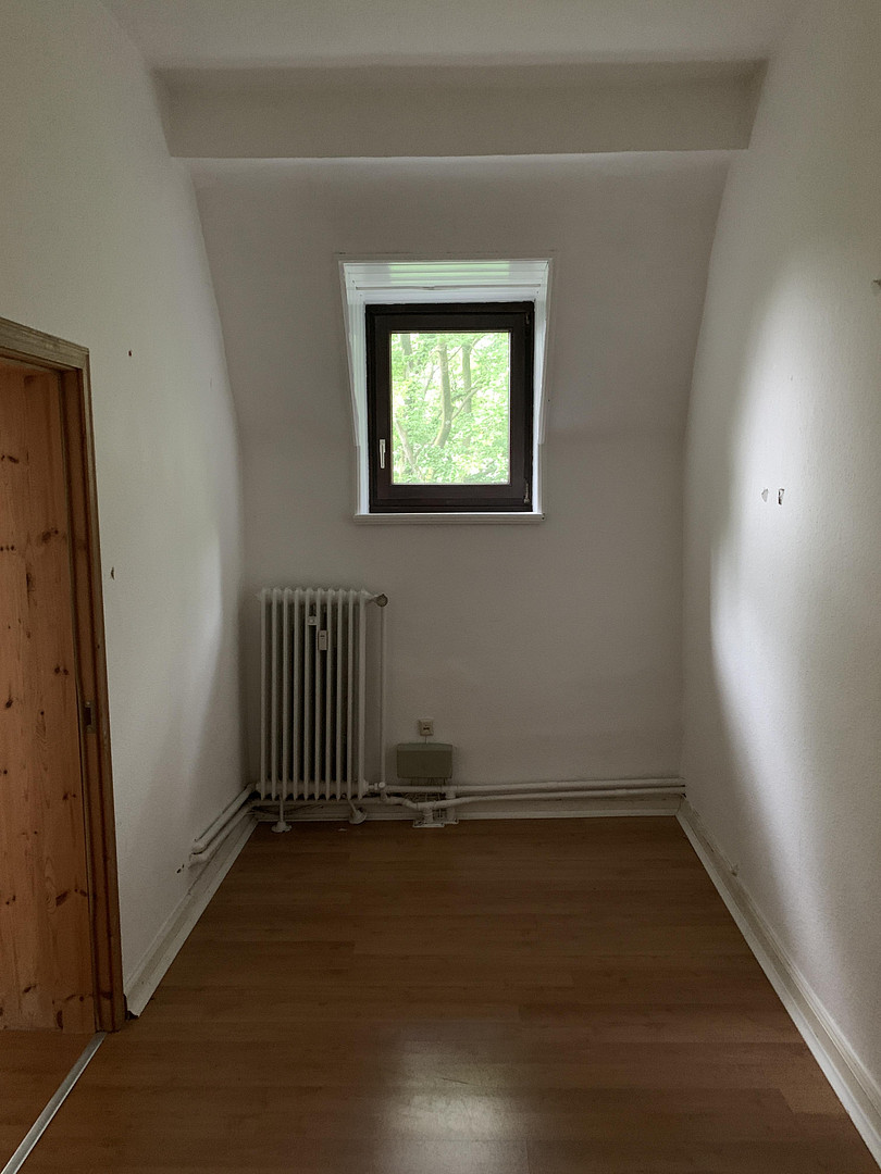 Jugendstil Dachgeschosswohnung mit vier (4,5) Zimmern, 3 Zinnentürmchen, Terasse & Einbauküche in MG – Mönchengladbach(Venn) – Vorschaubild 8