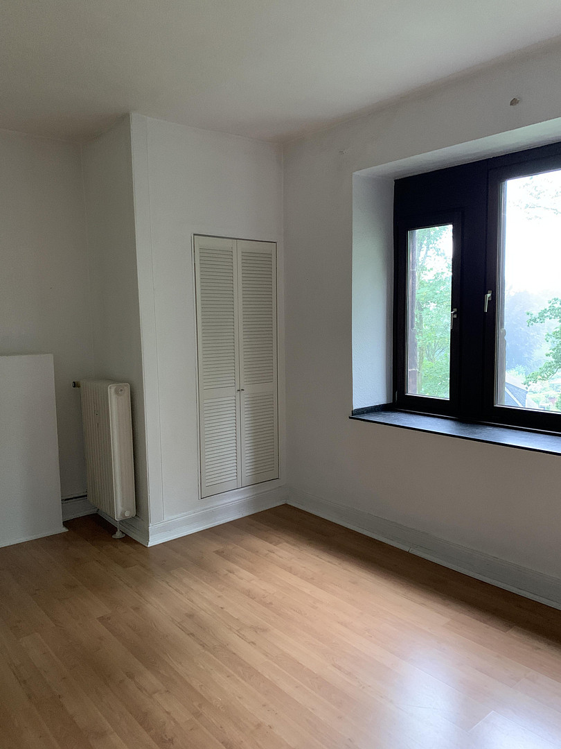 Jugendstil Dachgeschosswohnung mit vier (4,5) Zimmern, 3 Zinnentürmchen, Terasse & Einbauküche in MG – Mönchengladbach(Venn) – Vorschaubild 10