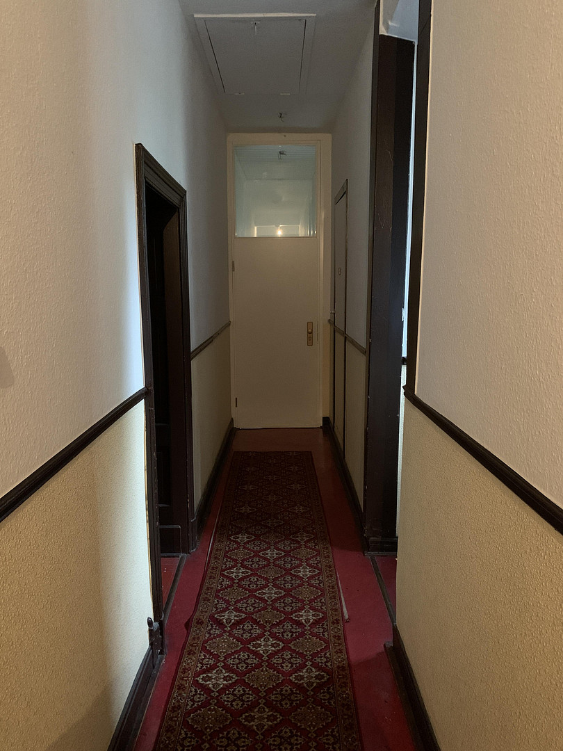 Jugendstil Dachgeschosswohnung mit vier (4,5) Zimmern, 3 Zinnentürmchen, Terasse & Einbauküche in MG – Mönchengladbach(Venn) – Vorschaubild 2