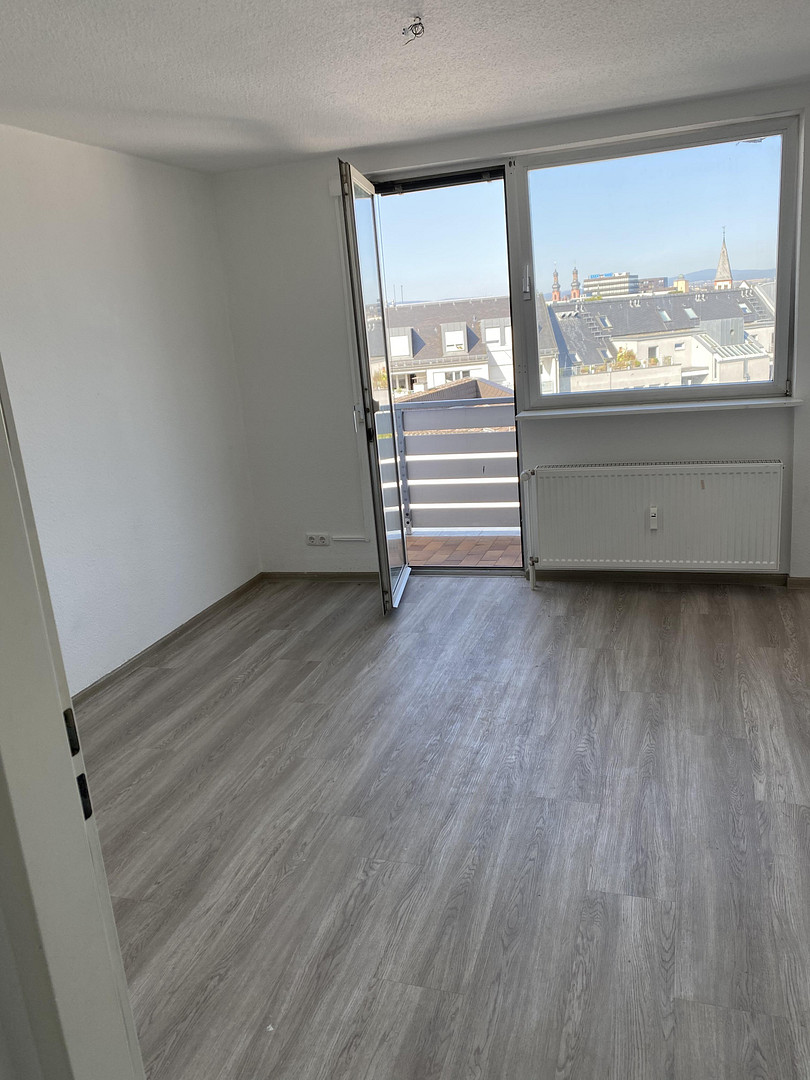Moderne 1-Zimmerwohnung mit Einbauküche und Balkon in zentraler  Lage von Mainz – Mainz – Vorschaubild 2