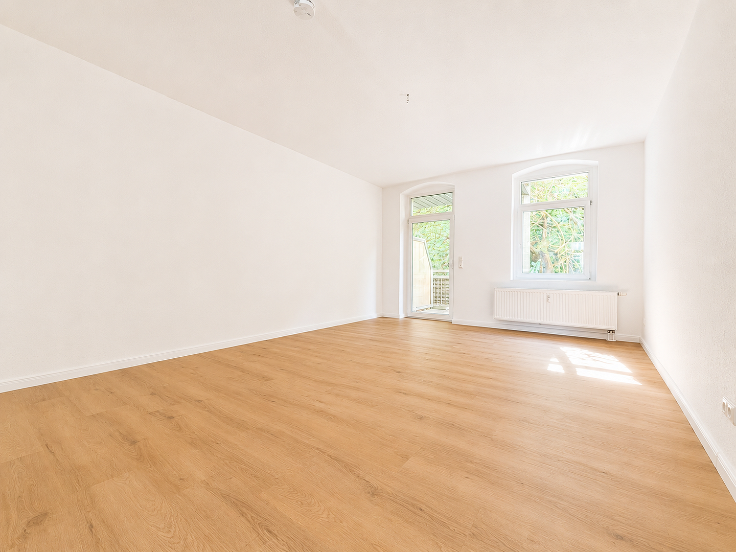 Großzügige, frisch renovierte 2‑Zimmer‑Wohnung mit EBK in Magdeburg (WE25) – 39108 Magdeburg(Stadtfeld) – Vorschaubild 2