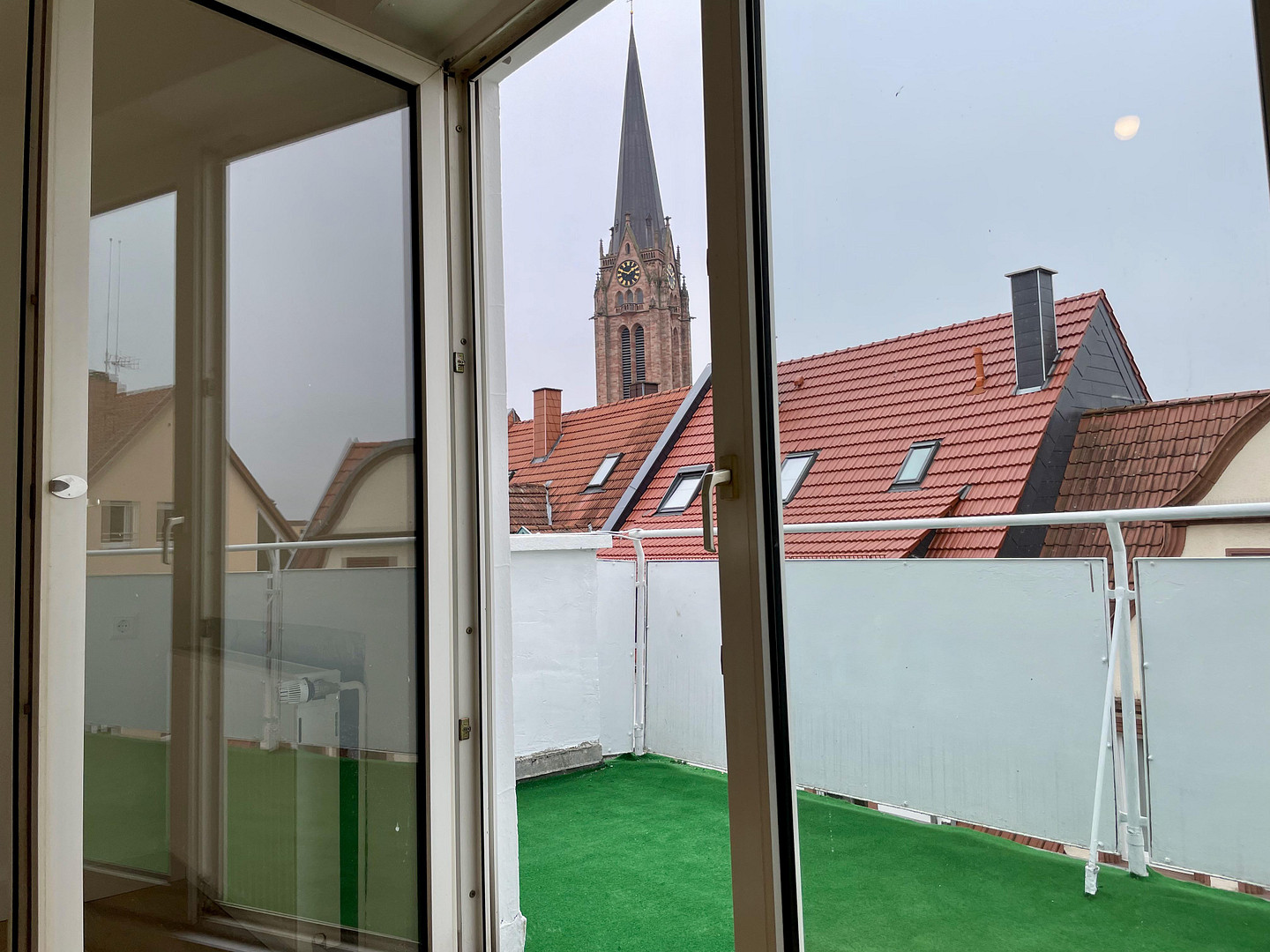 Renovierte 2,5-Raum-Penthouse-Wohnung mit Balkon in Kaiserslautern – St.-Franziskus-Str. 9, 67655 Kaiserslautern – Vorschaubild 8