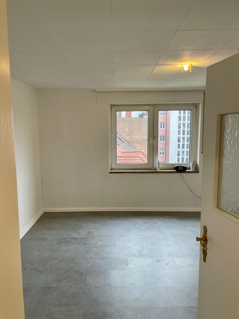Renovierte 2,5-Raum-Penthouse-Wohnung mit Balkon in Kaiserslautern – St.-Franziskus-Str. 9, 67655 Kaiserslautern – Vorschaubild 13