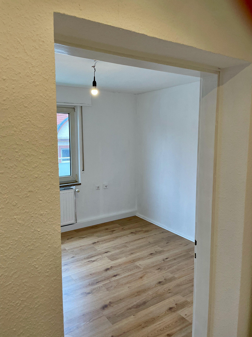 Renovierte 2,5-Raum-Penthouse-Wohnung mit Balkon in Kaiserslautern – St.-Franziskus-Str. 9, 67655 Kaiserslautern – Vorschaubild 11