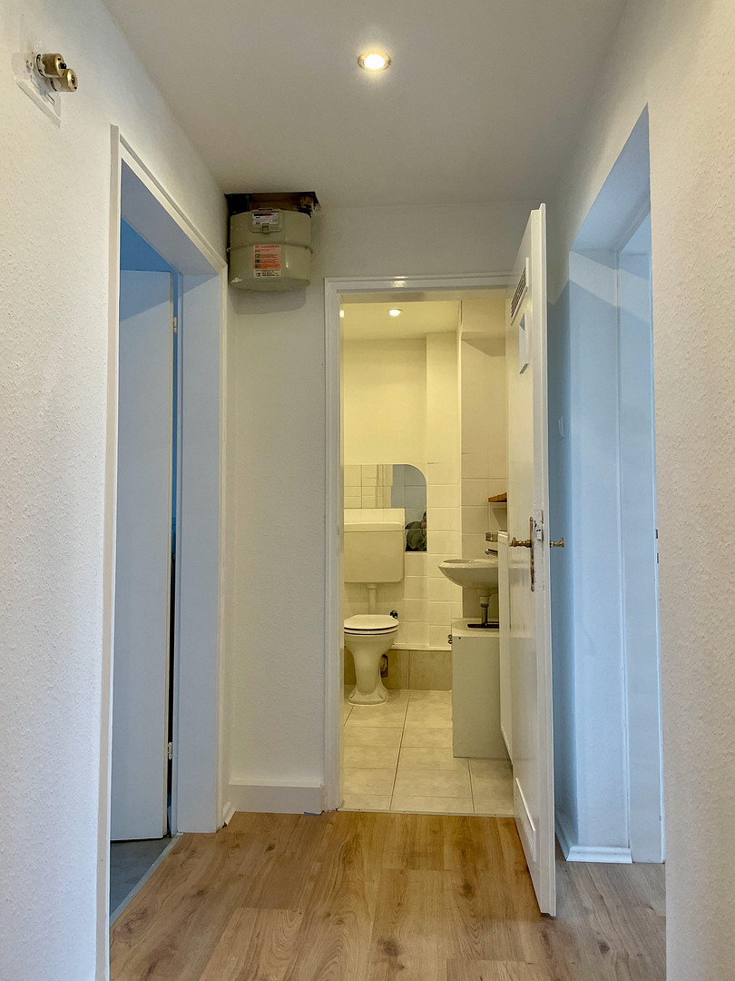 Renovierte 2,5-Raum-Penthouse-Wohnung mit Balkon in Kaiserslautern – St.-Franziskus-Str. 9, 67655 Kaiserslautern – Vorschaubild 4