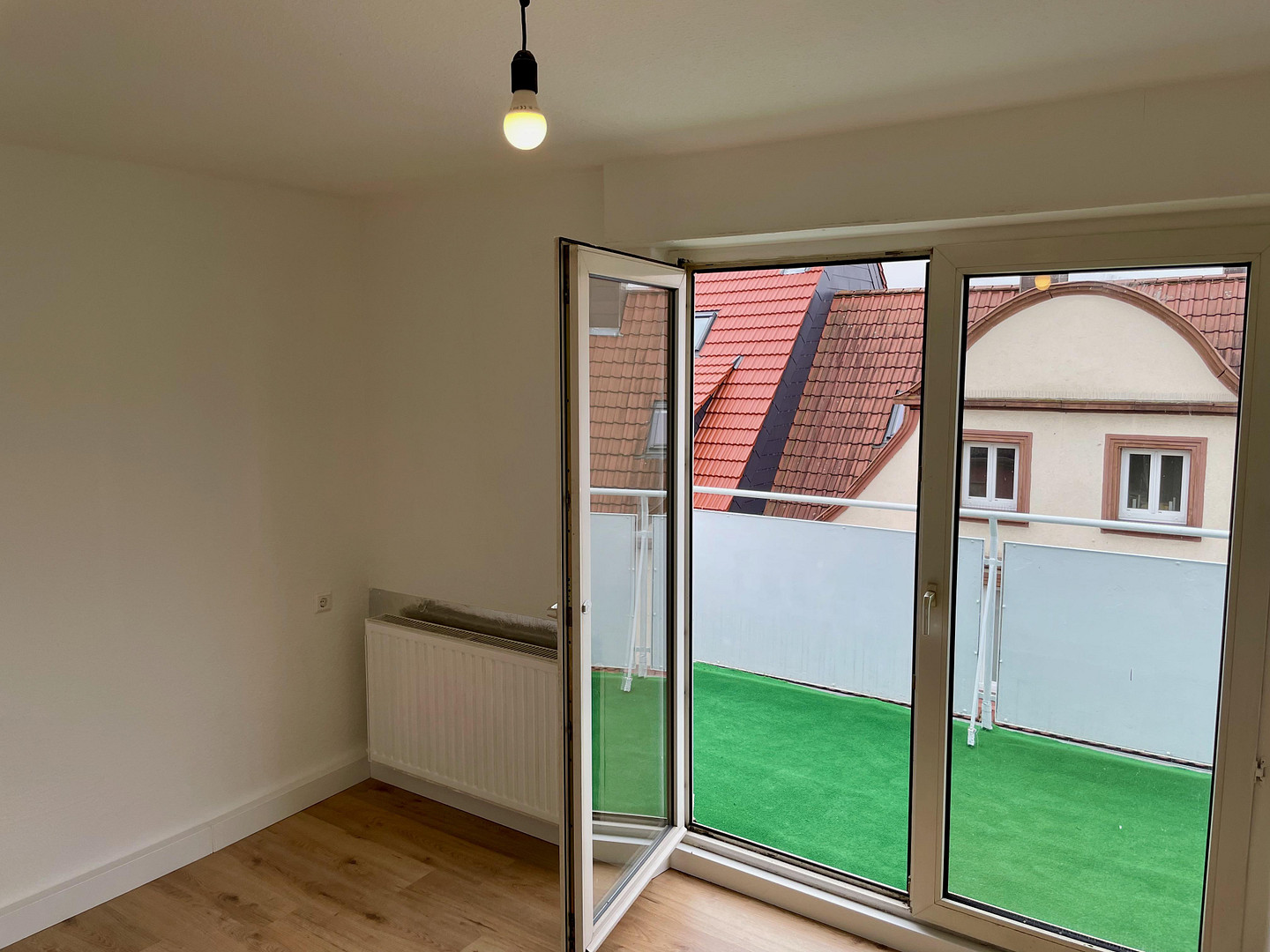 Renovierte 2,5-Raum-Penthouse-Wohnung mit Balkon in Kaiserslautern – St.-Franziskus-Str. 9, 67655 Kaiserslautern – Vorschaubild 7
