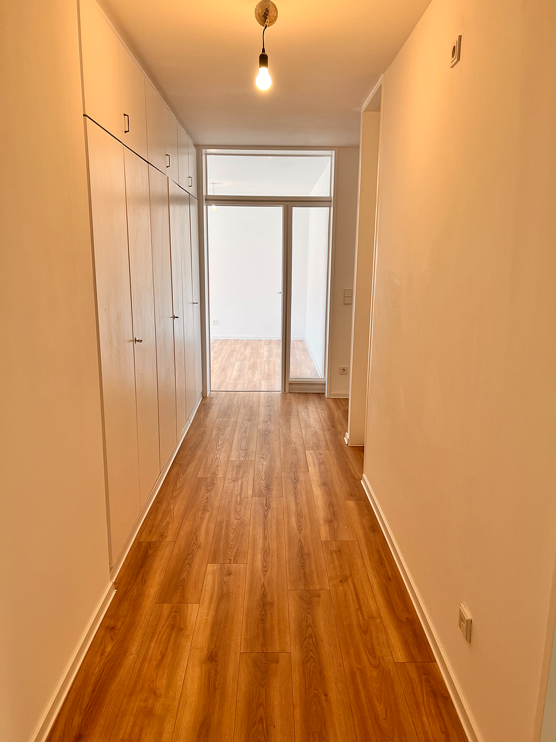 Erstbezug nach Sanierung | 94 m² | 3 Zimmer | Balkon | TG-Stellplatz | Aufzug – Elsa/Brändströmsrtr 74, 90431 Nürnberg(Großreuth bei Schweinau) – Vorschaubild 2
