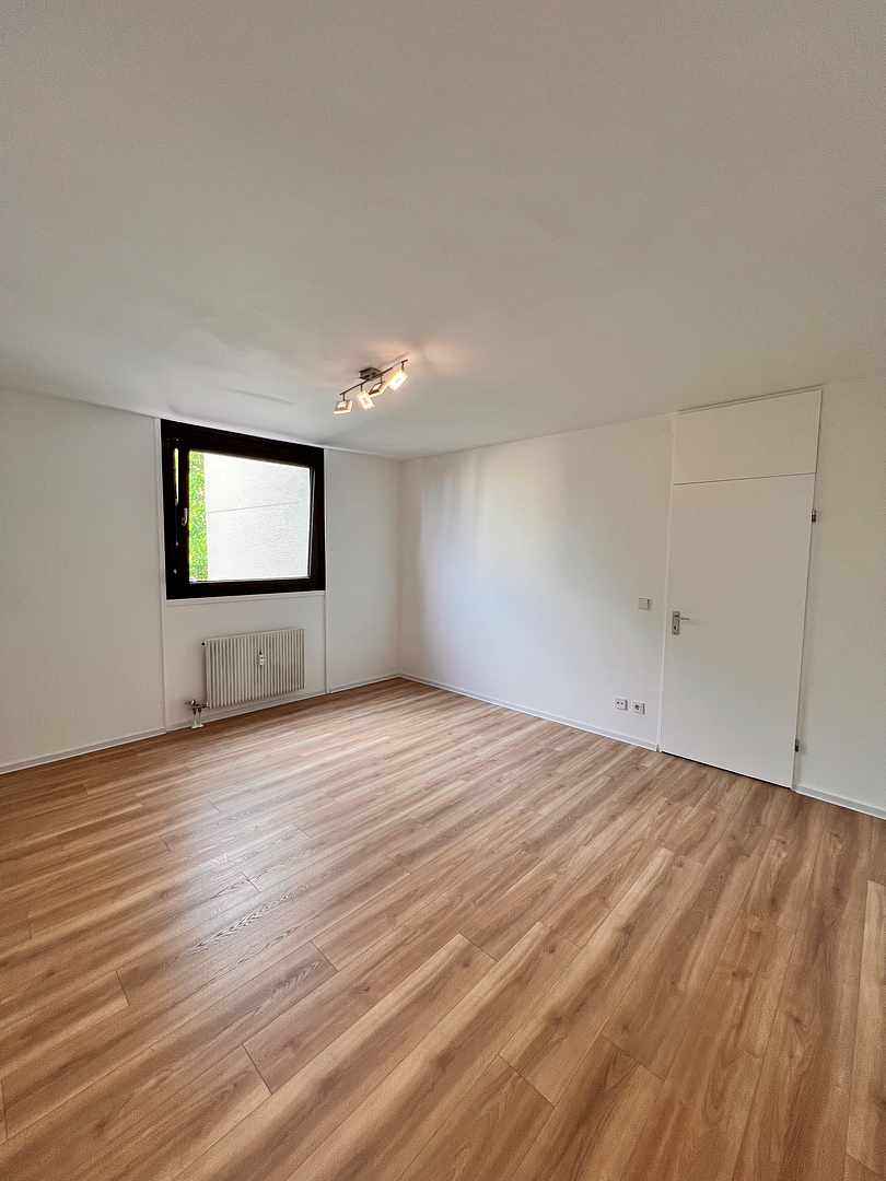 Erstbezug nach Sanierung | 94 m² | 3 Zimmer | Balkon | TG-Stellplatz | Aufzug – Elsa/Brändströmsrtr 74, 90431 Nürnberg(Großreuth bei Schweinau) – Vorschaubild 9