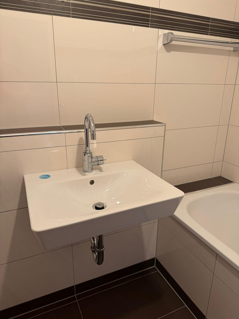 3 Zi Wohnung in Düsseldorf-Heerdt mit Balkon, Bad, Lift – Heerdter Landstr. 11, 40549 Düsseldorf(Heerdt) – Vorschaubild 10