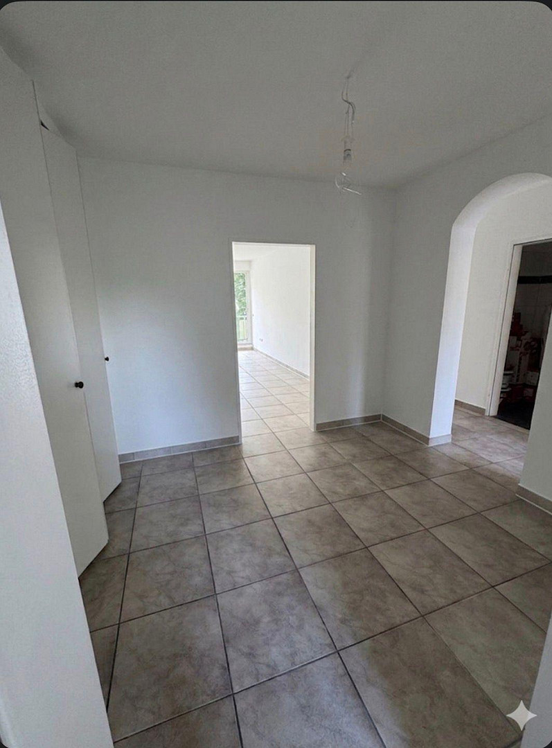 3 Zi Wohnung in Düsseldorf-Heerdt mit Balkon, Bad, Lift – Heerdter Landstr. 11, 40549 Düsseldorf(Heerdt) – Vorschaubild 4