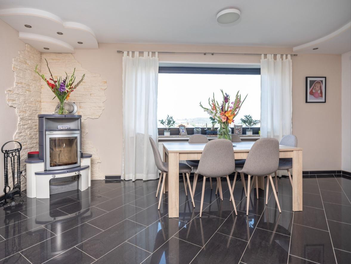 Exklusiver freistehender Bungalow mit Einliegerwohnung, Fernblick, Doppelgarage & großem Garten – Krappelroth 29, 66839 Schmelz – Vorschaubild 5