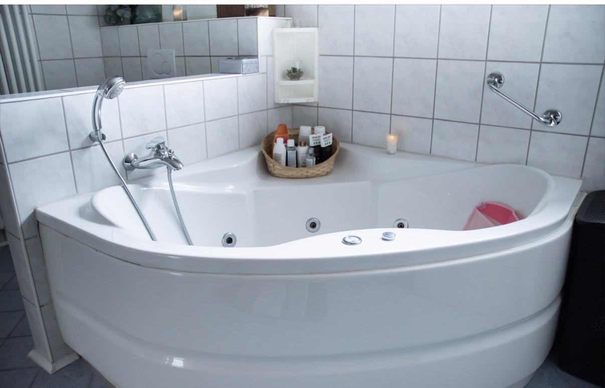 Exklusiver freistehender Bungalow mit Einliegerwohnung, Fernblick, Doppelgarage & großem Garten – Krappelroth 29, 66839 Schmelz – Vorschaubild 8