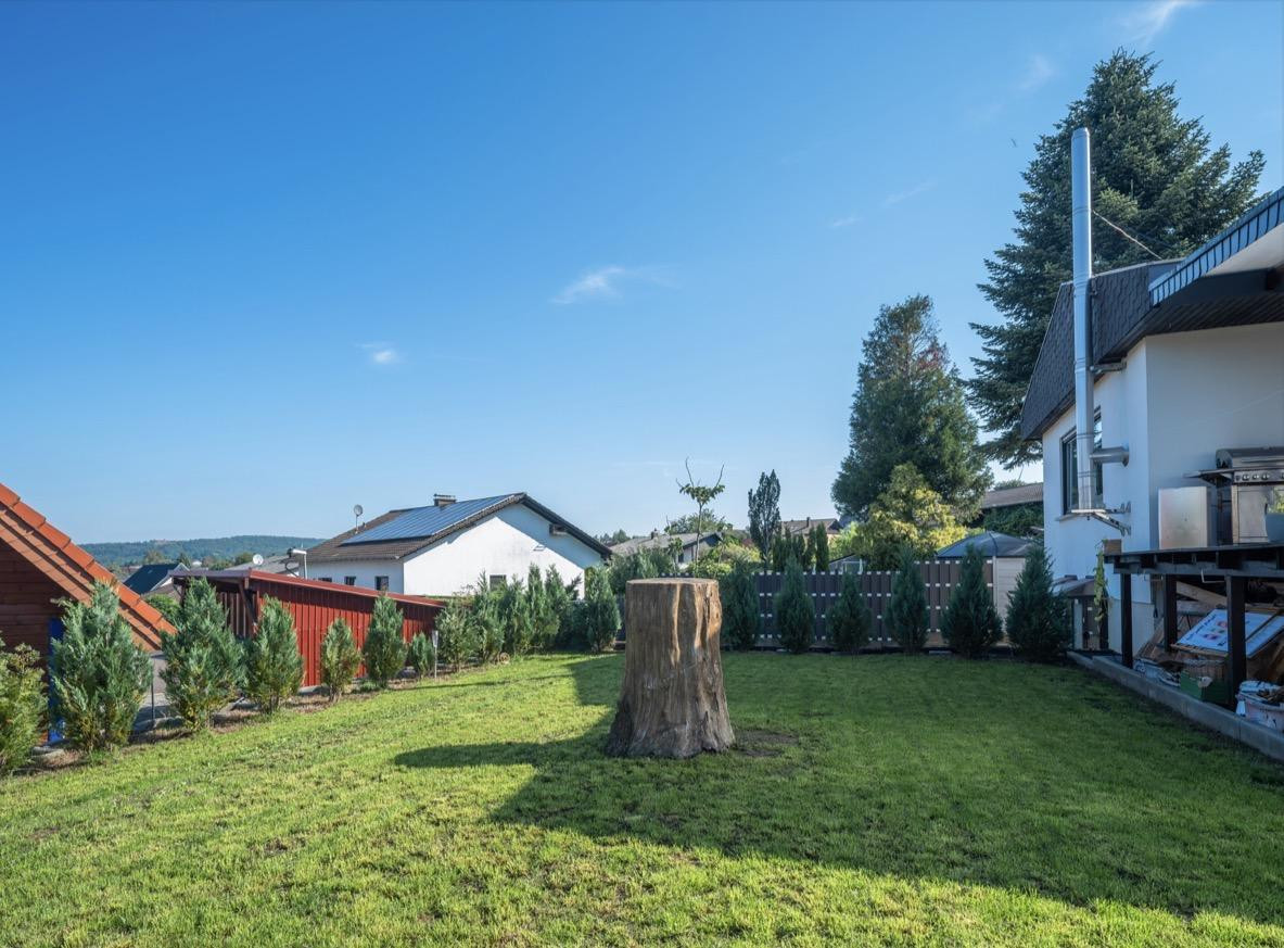 Exklusiver freistehender Bungalow mit Einliegerwohnung, Fernblick, Doppelgarage & großem Garten – Krappelroth 29, 66839 Schmelz – Vorschaubild 14