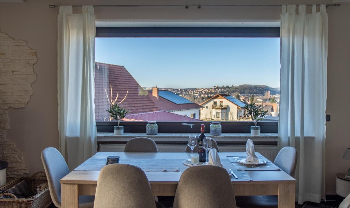 Exklusiver freistehender Bungalow mit Einliegerwohnung, Fernblick, Doppelgarage & großem Garten – Krappelroth 29, 66839 Schmelz – Vorschaubild 12