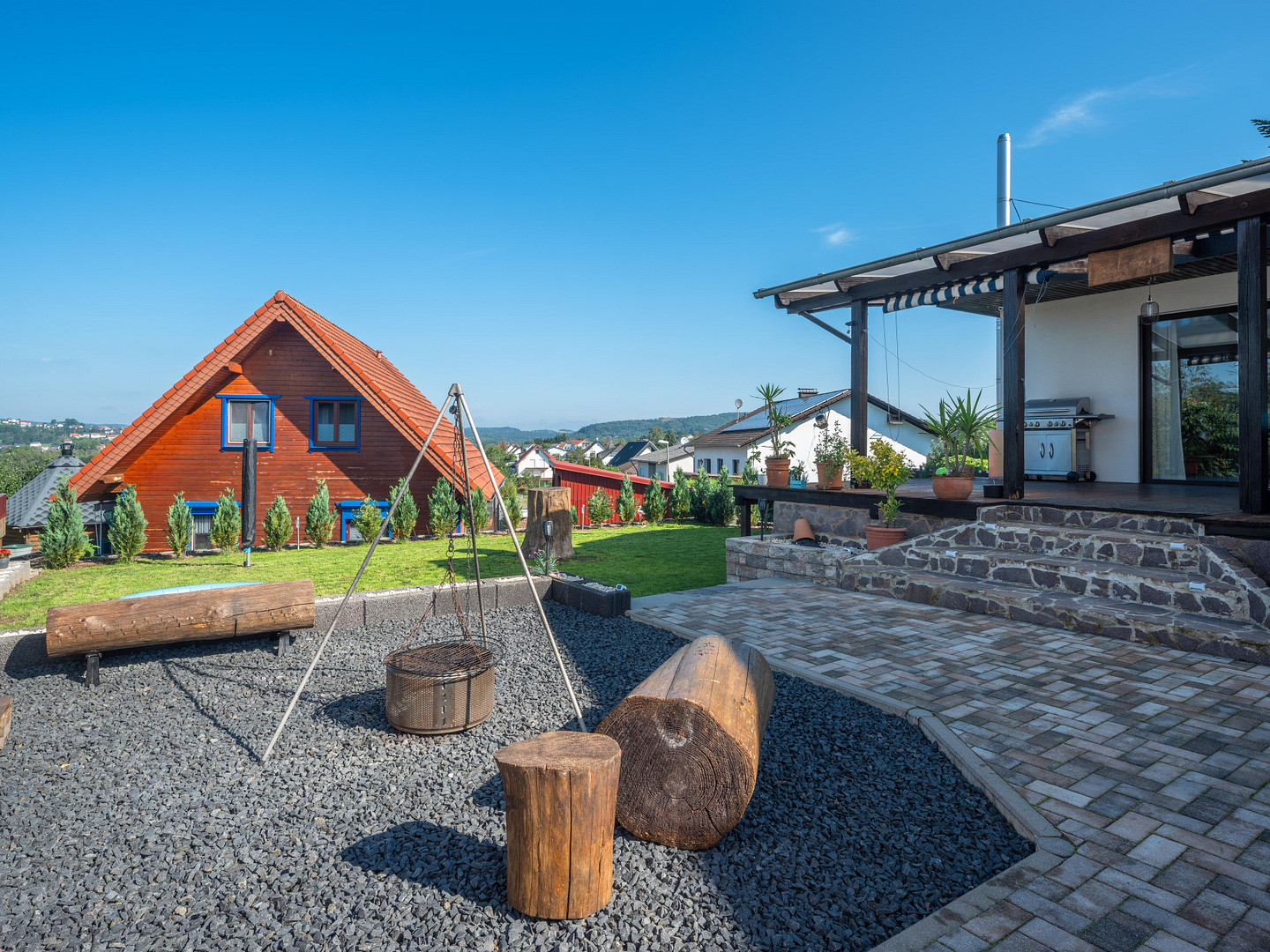 Exklusiver freistehender Bungalow mit Einliegerwohnung, Fernblick, Doppelgarage & großem Garten – Krappelroth 29, 66839 Schmelz – Vorschaubild 33