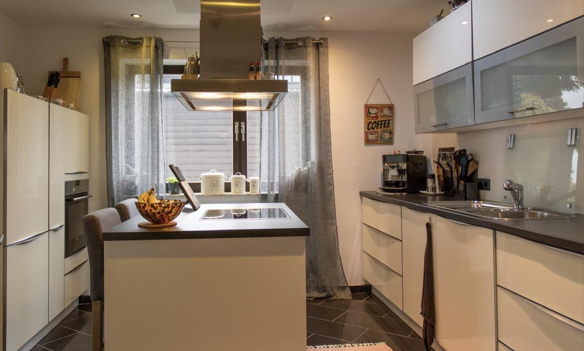 Exklusiver freistehender Bungalow mit Einliegerwohnung, Fernblick, Doppelgarage & großem Garten – Krappelroth 29, 66839 Schmelz – Vorschaubild 10