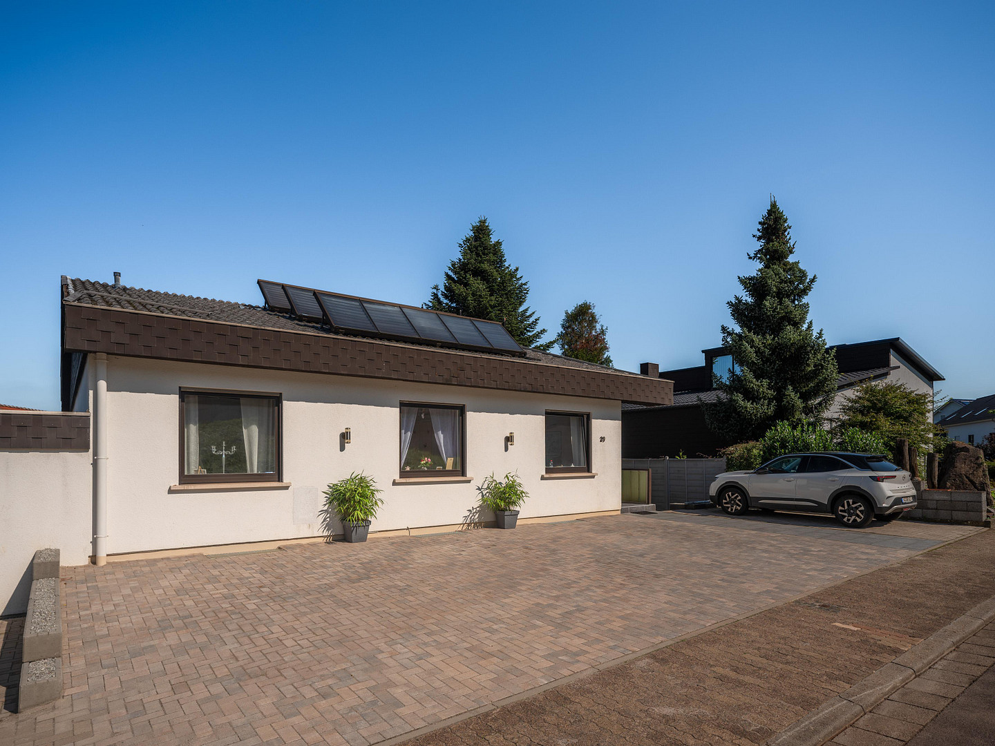 Exklusiver freistehender Bungalow mit Einliegerwohnung, Fernblick, Doppelgarage & großem Garten – Krappelroth 29, 66839 Schmelz – Vorschaubild 41