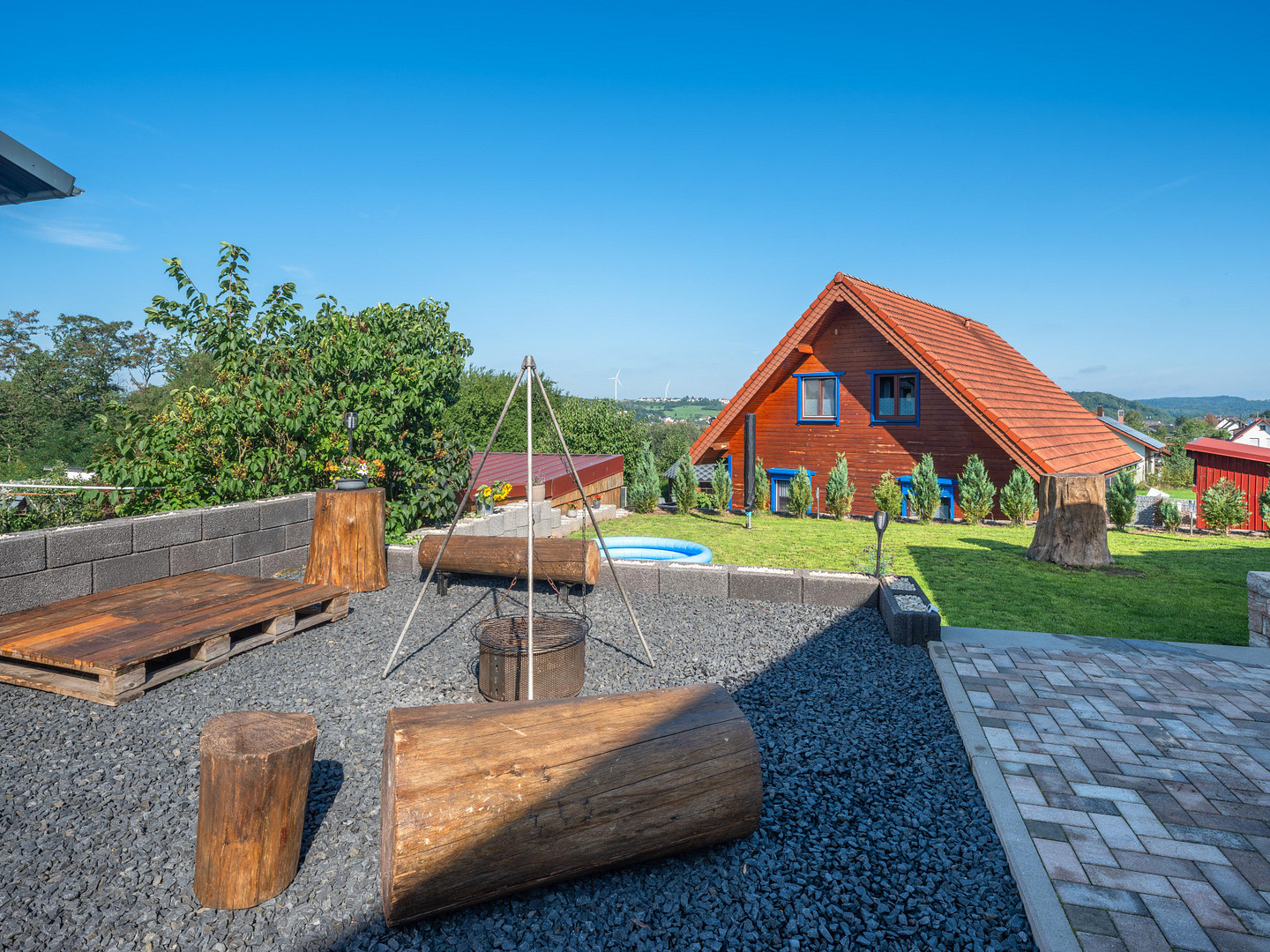Exklusiver freistehender Bungalow mit Einliegerwohnung, Fernblick, Doppelgarage & großem Garten – Krappelroth 29, 66839 Schmelz – Vorschaubild 32