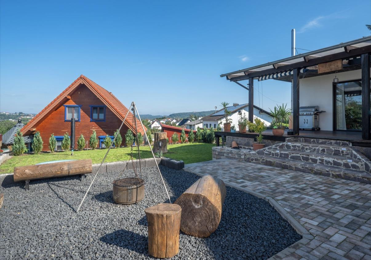 Exklusiver freistehender Bungalow mit Einliegerwohnung, Fernblick, Doppelgarage & großem Garten – Krappelroth 29, 66839 Schmelz – Vorschaubild 16