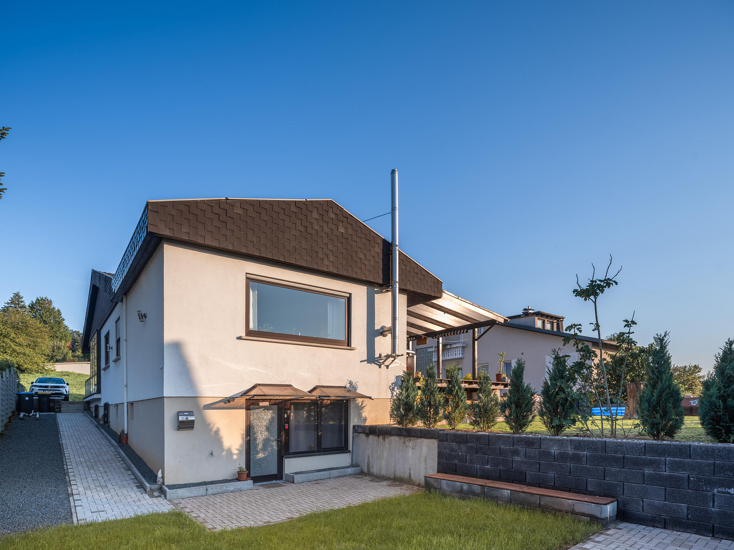 Exklusiver freistehender Bungalow mit Einliegerwohnung, Fernblick, Doppelgarage & großem Garten – Krappelroth 29, 66839 Schmelz – Vorschaubild 35