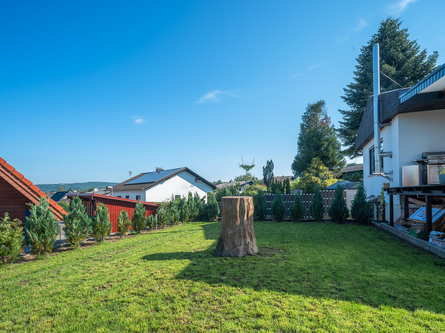 Exklusiver freistehender Bungalow mit Einliegerwohnung, Fernblick, Doppelgarage & großem Garten – Krappelroth 29, 66839 Schmelz – Vorschaubild 37