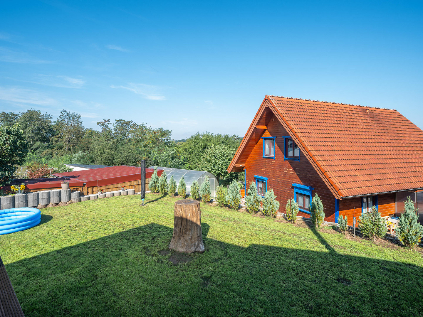 Exklusiver freistehender Bungalow mit Einliegerwohnung, Fernblick, Doppelgarage & großem Garten – Krappelroth 29, 66839 Schmelz – Vorschaubild 38