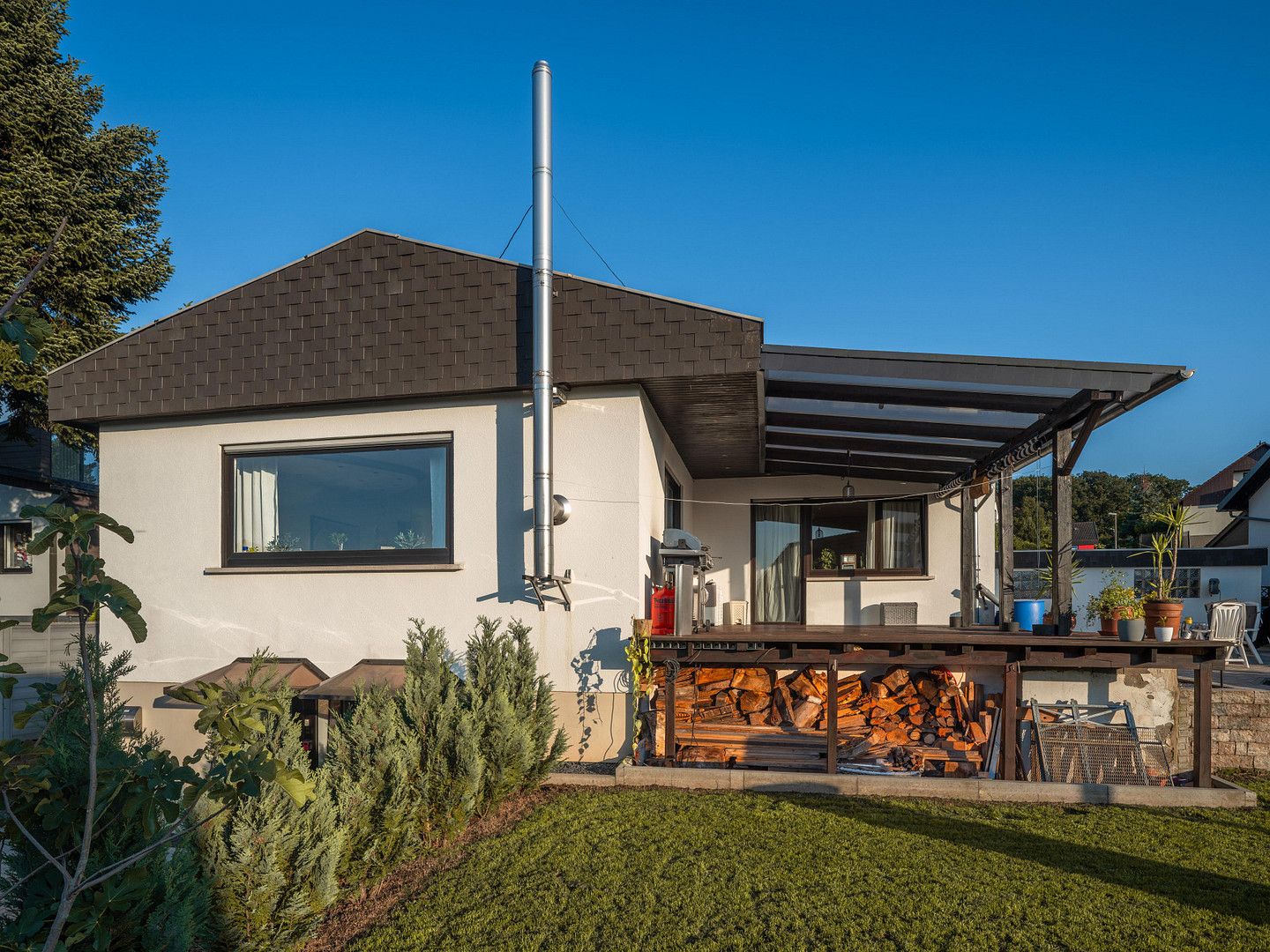 Exklusiver freistehender Bungalow mit Einliegerwohnung, Fernblick, Doppelgarage & großem Garten – Krappelroth 29, 66839 Schmelz – Vorschaubild 26