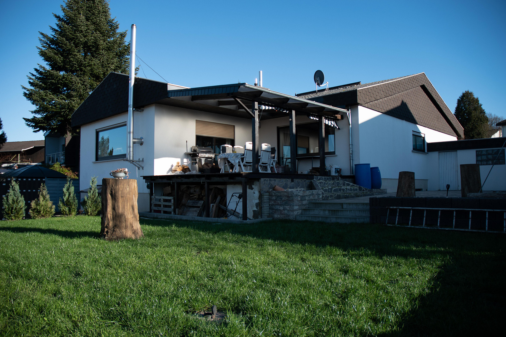 Exklusiver freistehender Bungalow mit Einliegerwohnung, Fernblick, Doppelgarage & großem Garten – Krappelroth 29, 66839 Schmelz – Vorschaubild 20