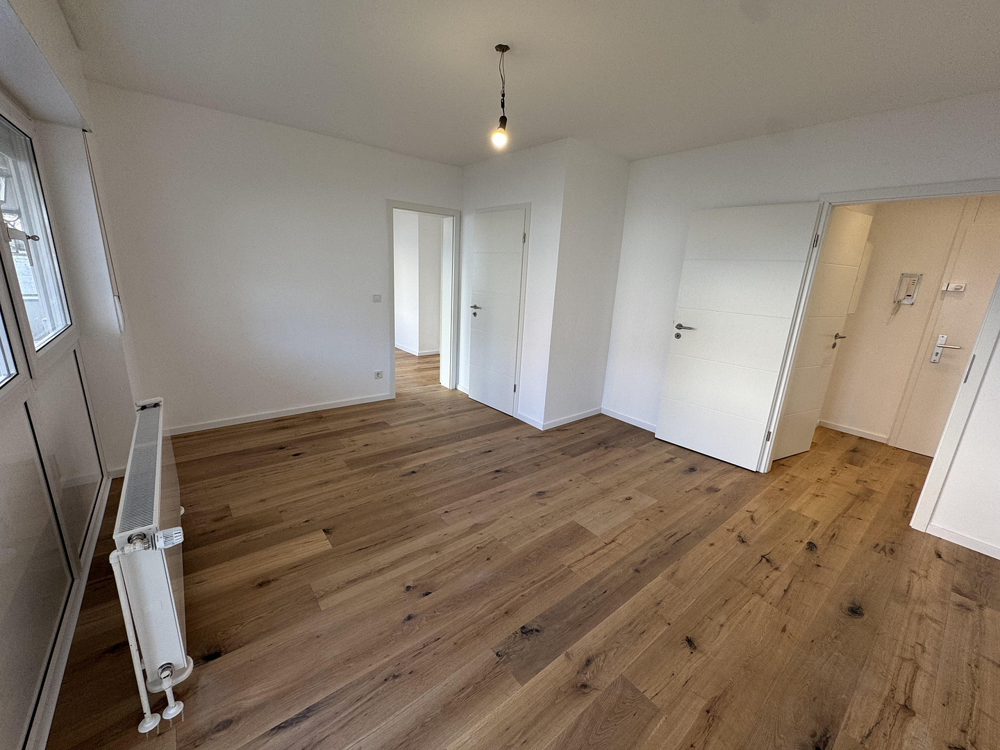 Mitten in Köln: Hochwertig kernsanierte Wohnung mit eigenem Parkplatz – Köln(Innenstadt) – Vorschaubild 6