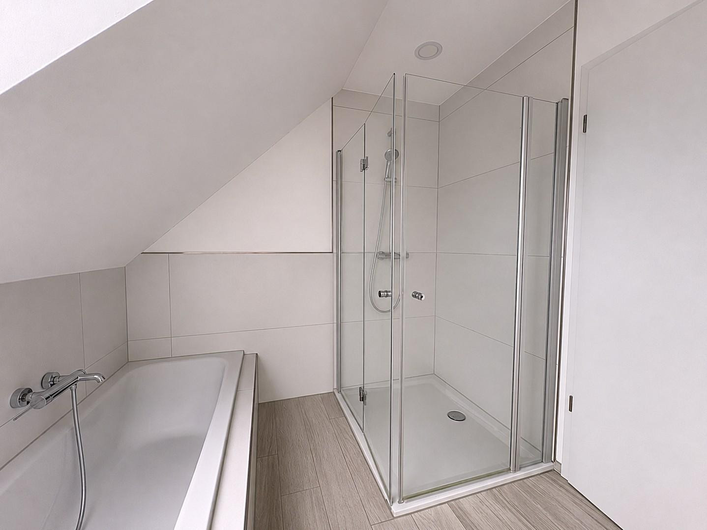 Moderne 4-Zimmer-Dachgeschosswohnung mit Loggia, TG-Stellplatz & Wallbox – Energieklasse A+ – Spessartstraße 36, 63128 Dietzenbach(Steinberg) – Vorschaubild 7