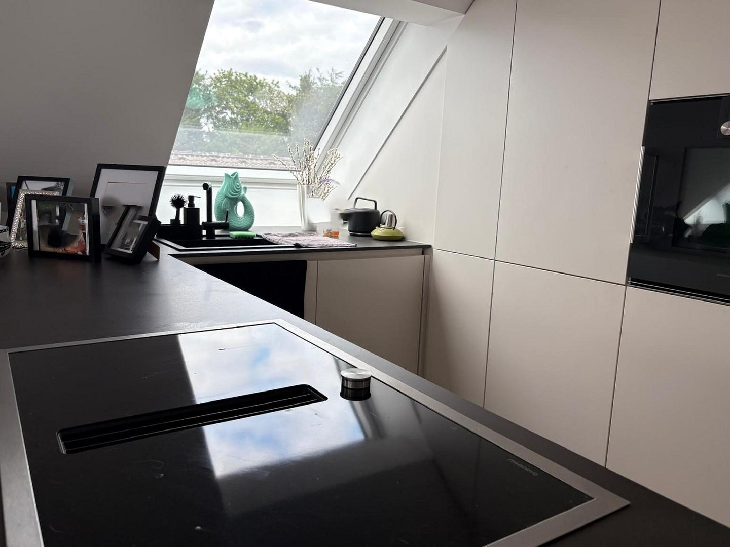 Moderne 4-Zimmer-Dachgeschosswohnung mit Loggia, TG-Stellplatz & Wallbox – Energieklasse A+ – Spessartstraße 36, 63128 Dietzenbach(Steinberg) – Vorschaubild 5