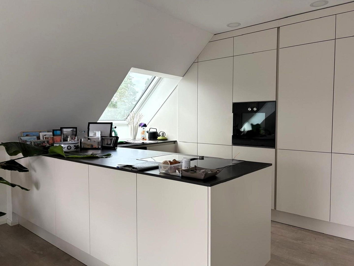 Moderne 4-Zimmer-Dachgeschosswohnung mit Loggia, TG-Stellplatz & Wallbox – Energieklasse A+ – Spessartstraße 36, 63128 Dietzenbach(Steinberg) – Vorschaubild 4