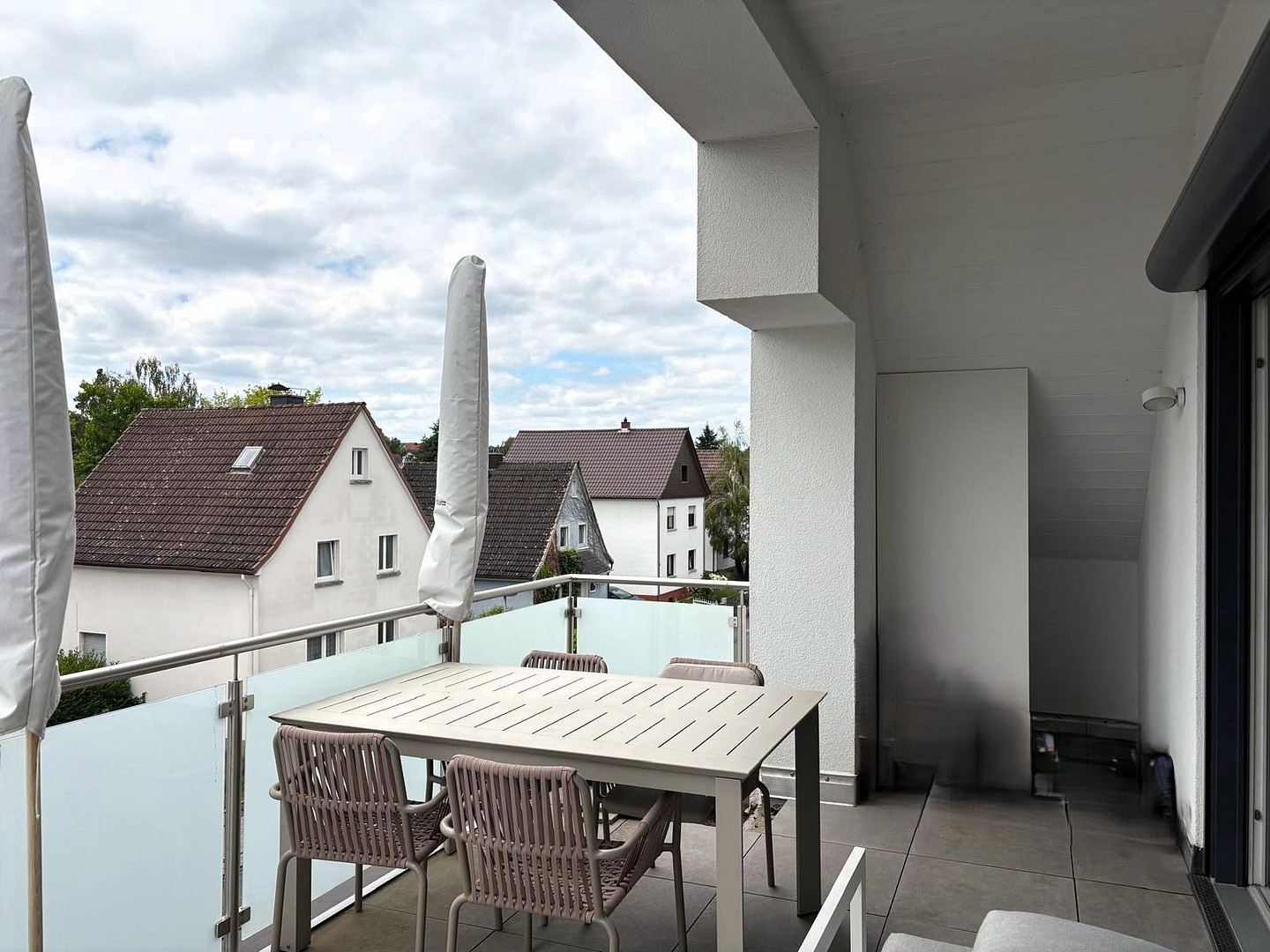 Moderne 4-Zimmer-Dachgeschosswohnung mit Loggia, TG-Stellplatz & Wallbox – Energieklasse A+ – Spessartstraße 36, 63128 Dietzenbach(Steinberg) – Vorschaubild 6